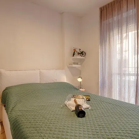 Modern Lakefront 1-bedroom * Аккуазериа