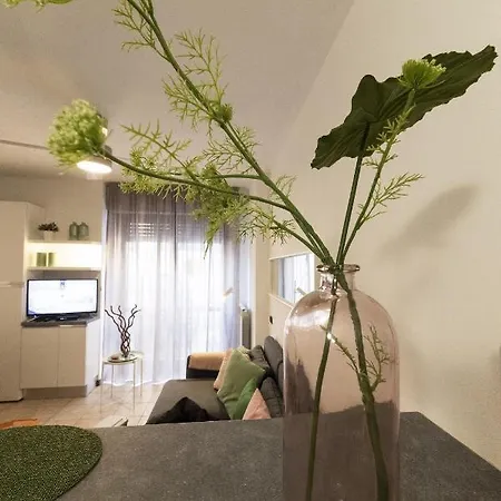Modern Lakefront 1-bedroom Апартаменты *