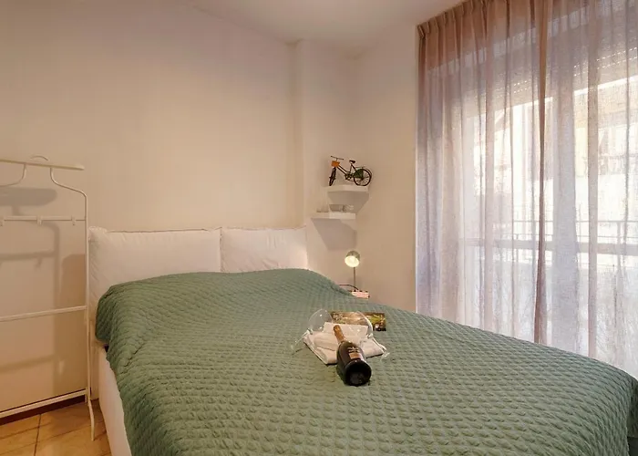 Modern Lakefront 1-bedroom * Аккуазериа
