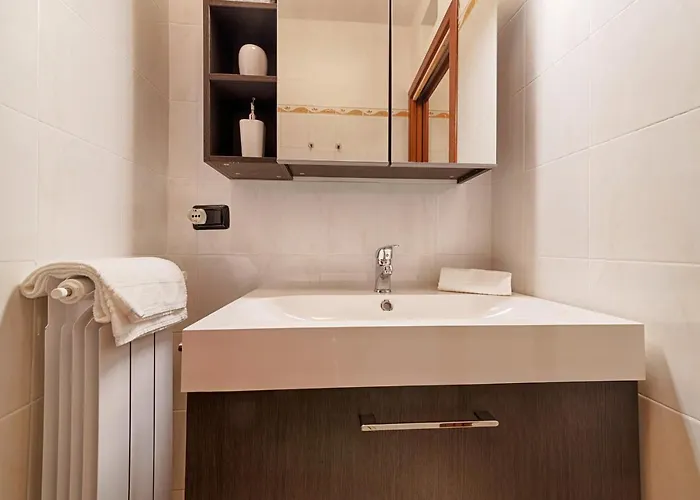 Modern Lakefront 1-bedroom Апартаменты *